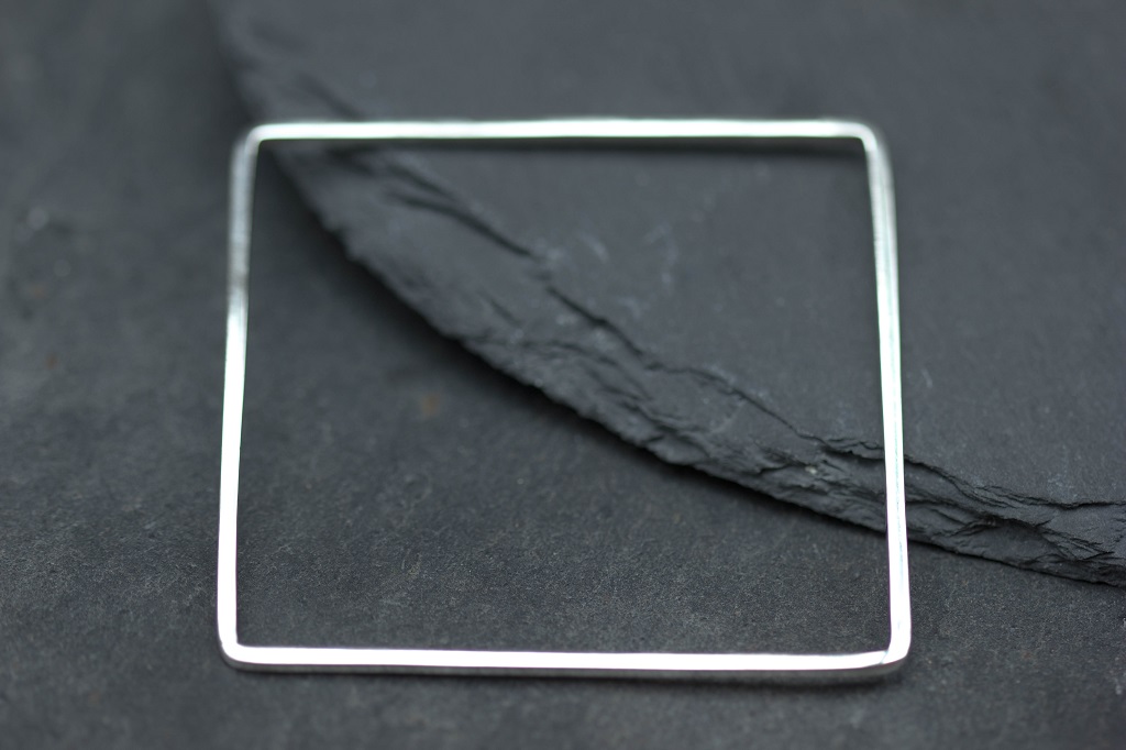 Square bangle