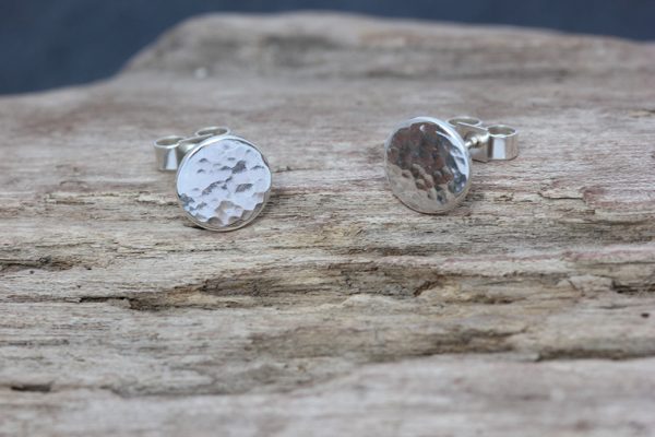 Round hammered studs