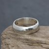 Chunky D-shaped ring - Line Hammered