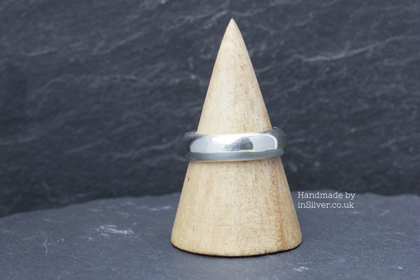 Plain chunky band view 3 1024 Chunky D-shaped ring
