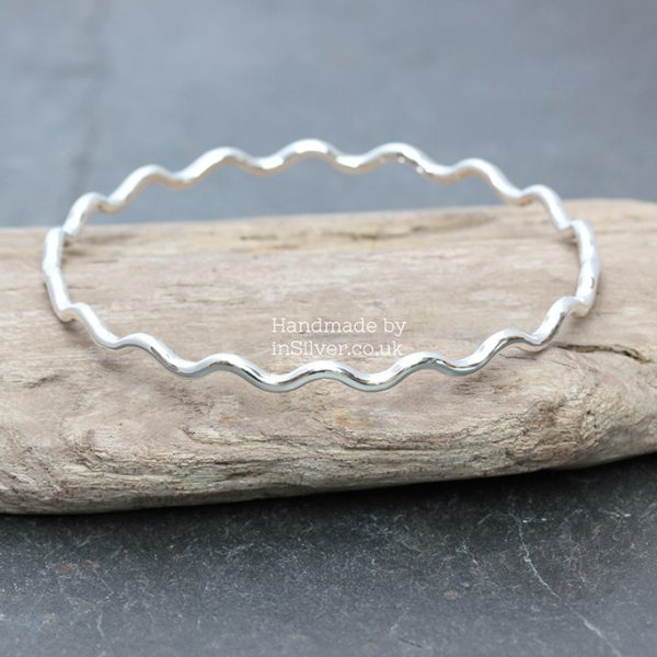Wave Ric rac bangle
