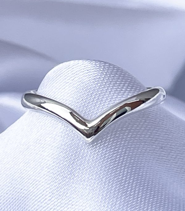 Wishbone ring