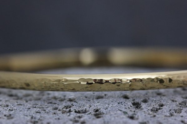 Glitter Hammered D-profile Bangle Gold Vermeil