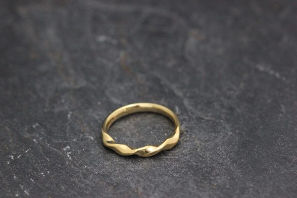 Partial Ribbon Twist Ring Gold Vermeil