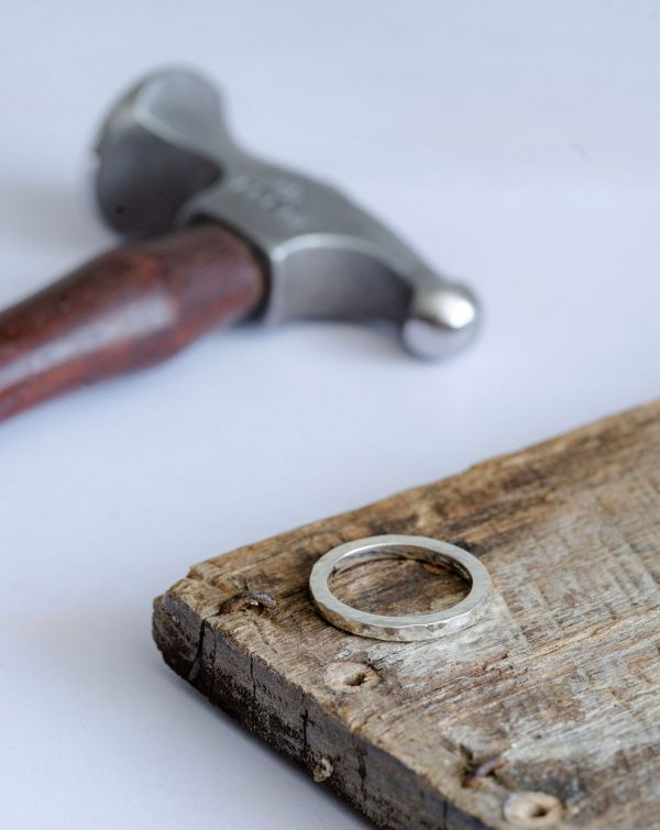 Square wire ring, glitter hammered texture, jewellery making wokshop