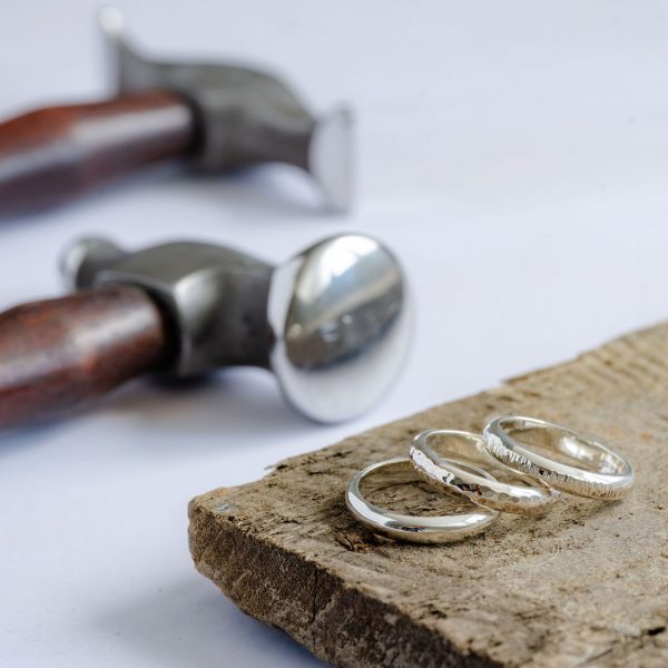 Traditional D-shape ring, workshop