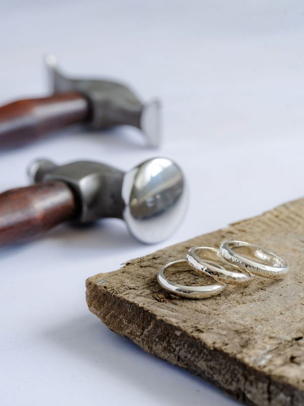 Traditional D-shape ring, workshop