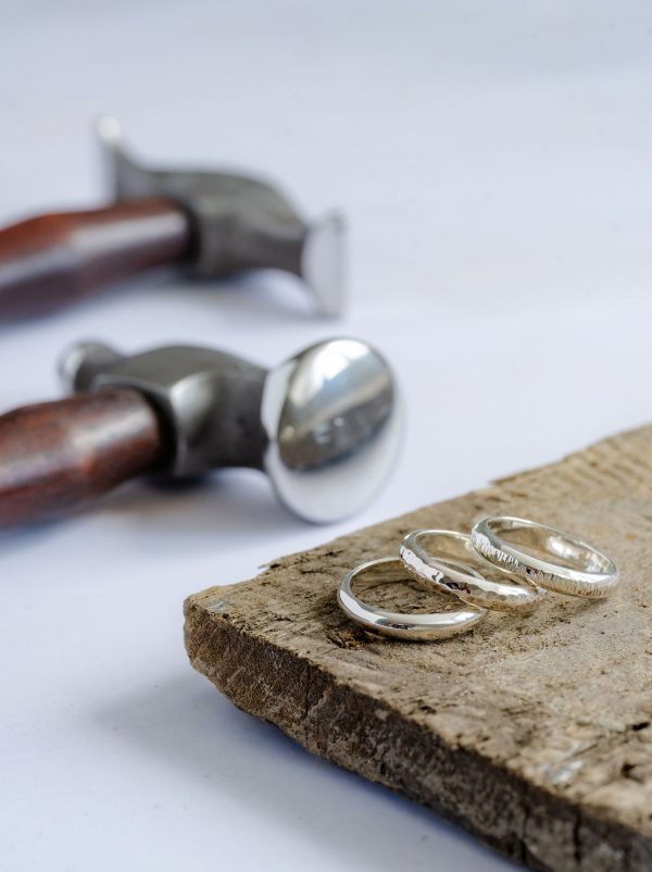 Traditional D-shape ring, workshop