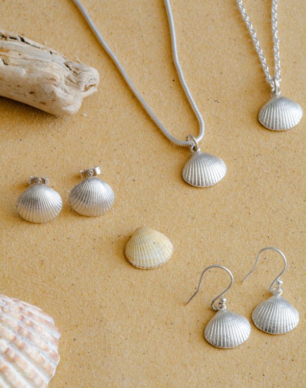 Cockle shell studs