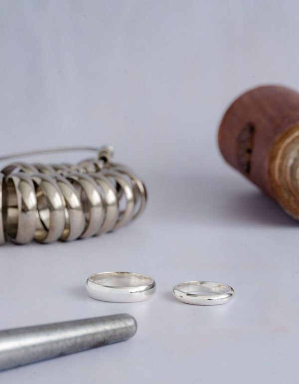 White gold wedding ring workshop